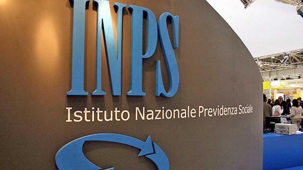 Disparità di genere anche in pensione, assegni più bassi e uscita ritardata per le donne